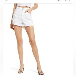 Good American Good 90’s Cut Off Denim Short-White size 2/26